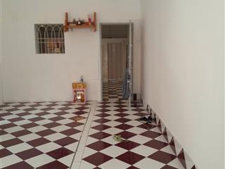 Cho thuê căn hộ lầu 2 quận 5, giá tốt