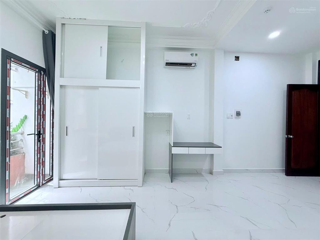 Studio ban công khánh hội q4  full nội thất thang máy  sát q1 q7 q3 q5 q8