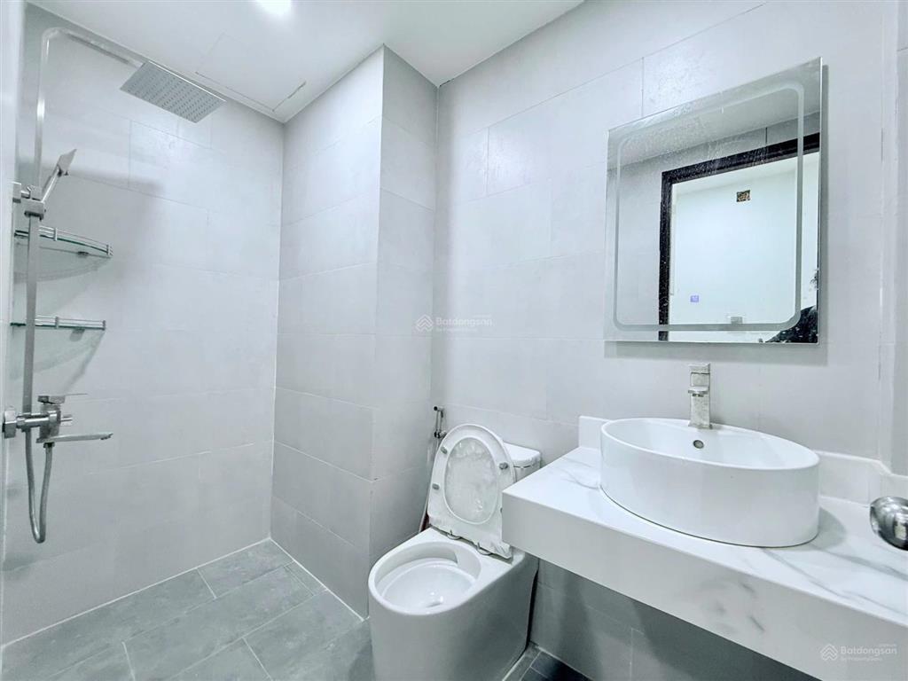 Studio ban công khánh hội q4  full nội thất thang máy  sát q1 q7 q3 q5 q8