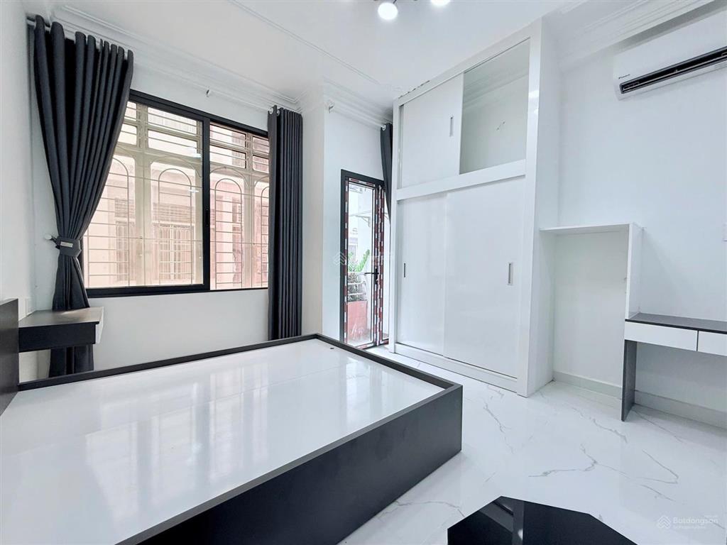 Studio ban công khánh hội q4  full nội thất thang máy  sát q1 q7 q3 q5 q8