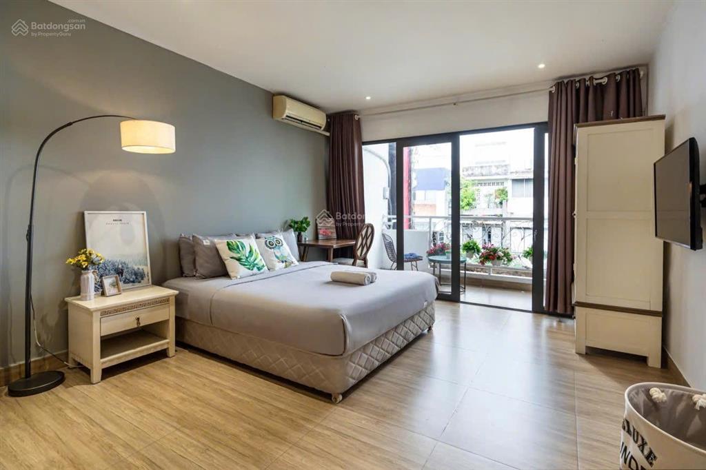 Studio ban công siêu rộng phó đức chính q1  trung tâm, ở cực chill