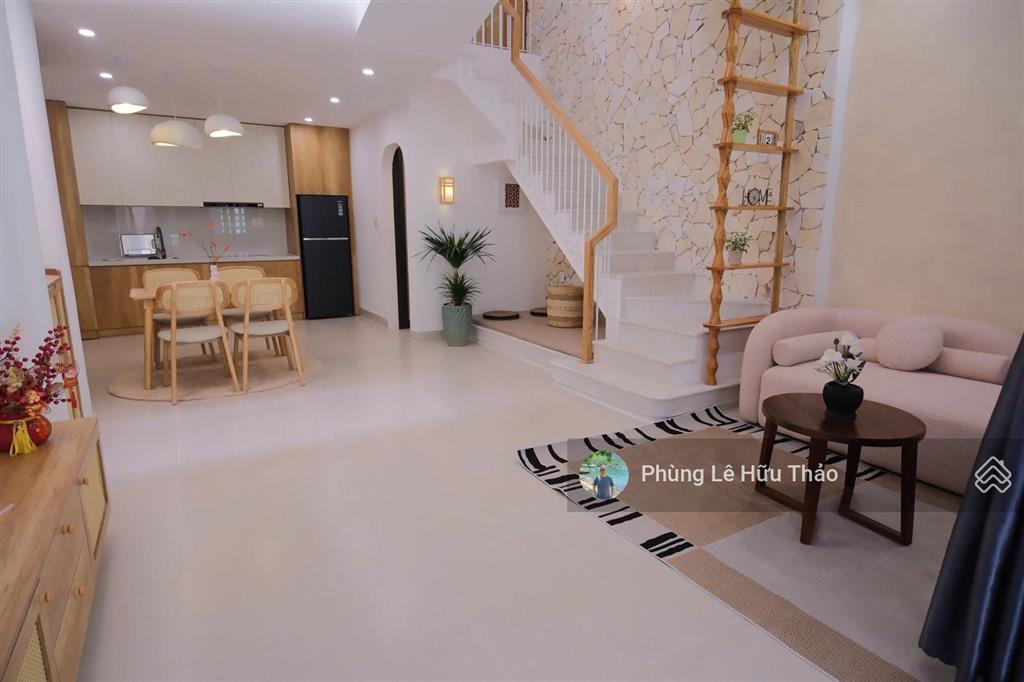 Chính chủ gửi bán nhà 3 tầng full nội thất đường dũng sĩ thanh khê, gần trường các trường đại học