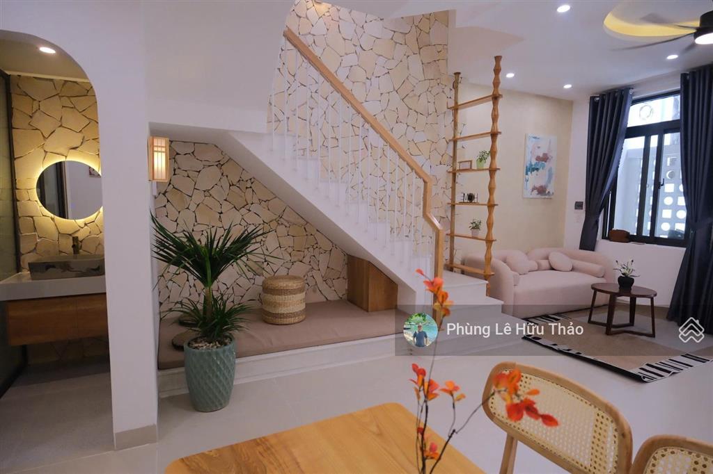 Chính chủ gửi bán nhà 3 tầng full nội thất đường dũng sĩ thanh khê, gần trường các trường đại học