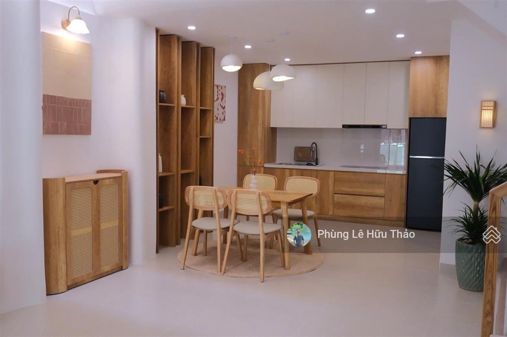 Chính chủ gửi bán nhà 3 tầng full nội thất đường dũng sĩ thanh khê, gần trường các trường đại học