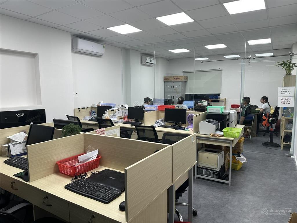 Nhà tại lê thị hồng, dt 5,1x18 (cn 78m2) dts 330m2, hđt 30tr/tháng, full nt có thang máy giá 14,8tỷ