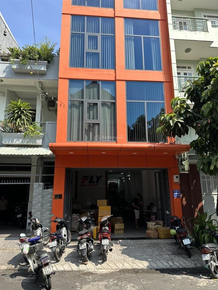 Nhà tại lê thị hồng, dt 5,1x18 (cn 78m2) dts 330m2, hđt 30tr/tháng, full nt có thang máy giá 14,8tỷ