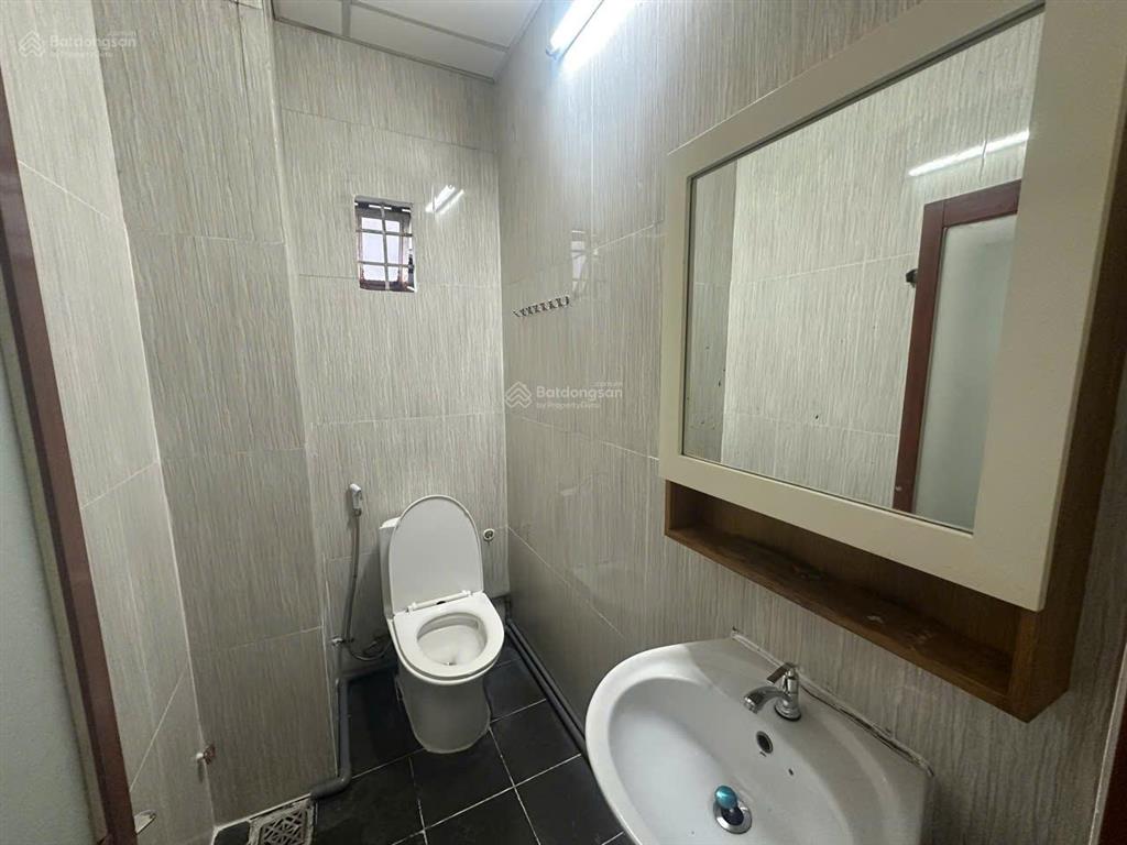 (tui đăng thật) cho thuê phòng cửa sổ to, ngay công viên, gần đh văn lang, chỉ 4.5tr/th 0705 838 ***