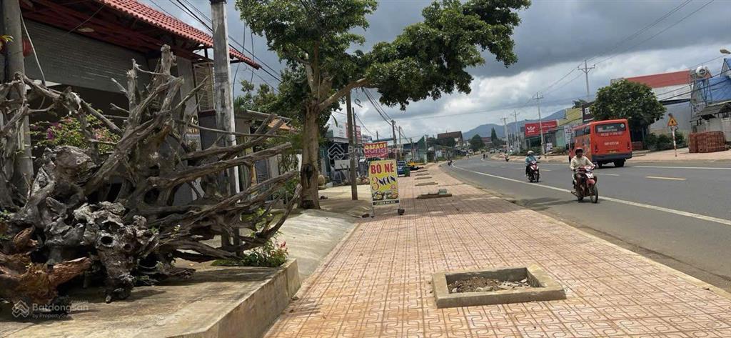 Bán gấp đất mặt tiền hùng vương, di linh, 1088m2 có 400m2 tc