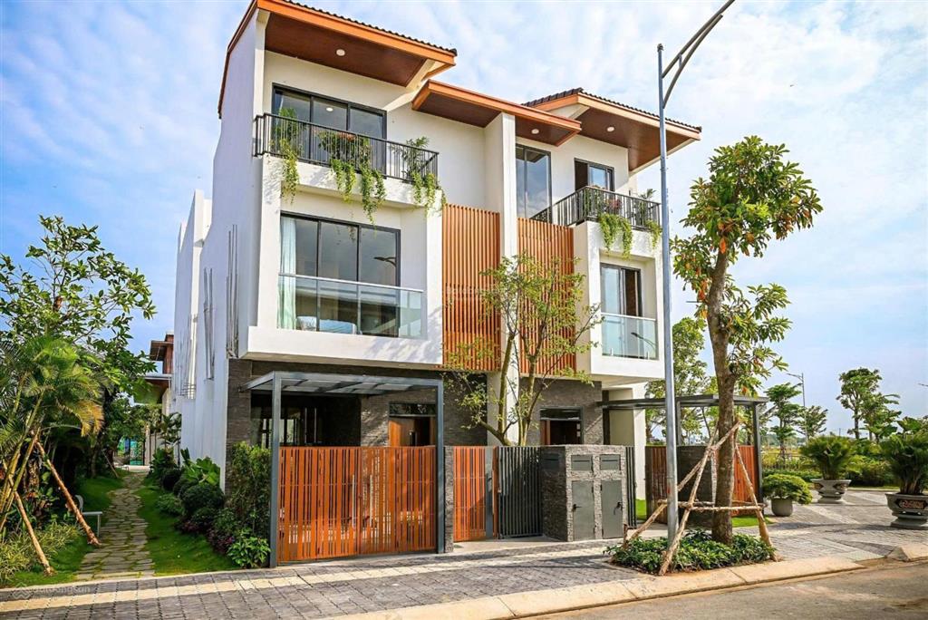 Nhà phố vườn tại la home, giá chỉ 3,95 tỷ, 90 m2, 1 trệt 2 lầu!