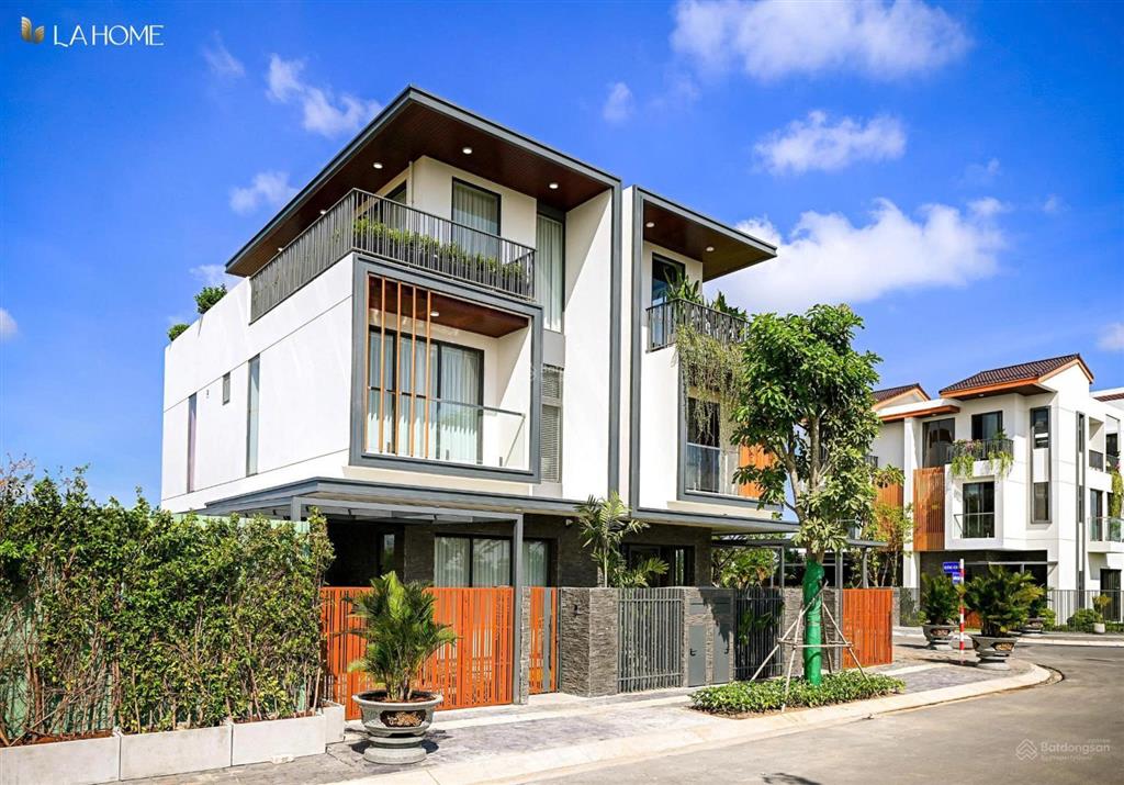 Nhà phố vườn tại la home, giá chỉ 3,95 tỷ, 90 m2, 1 trệt 2 lầu!