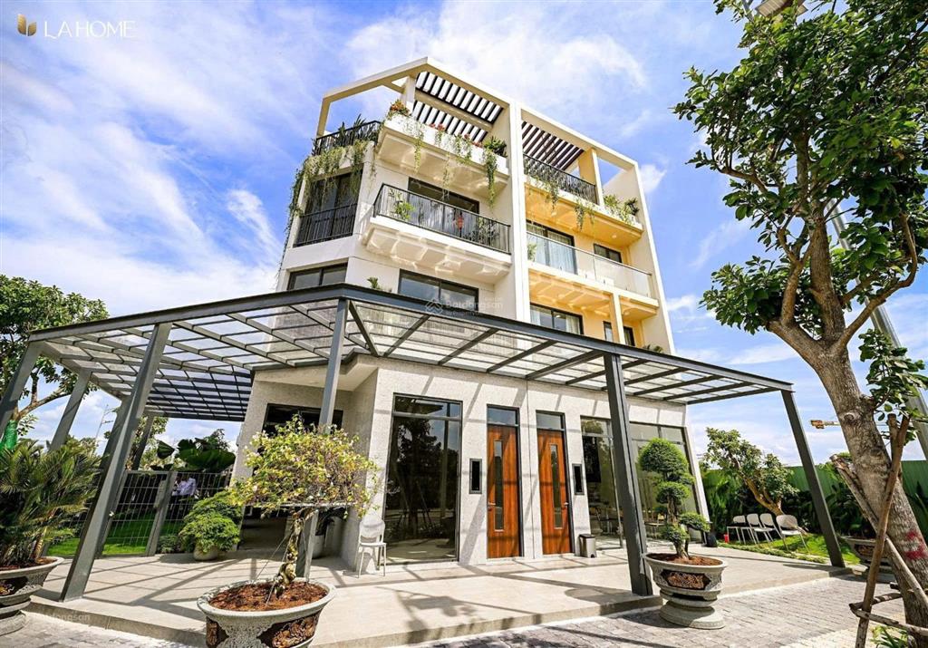 Nhà phố vườn tại la home, giá chỉ 3,95 tỷ, 90 m2, 1 trệt 2 lầu!