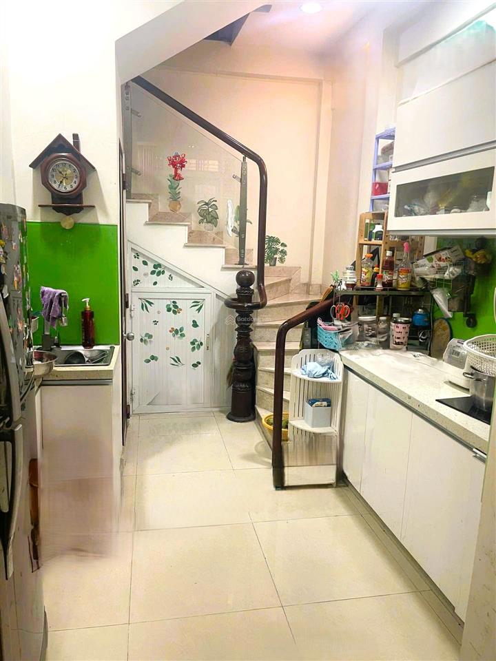 Gi,á h,iếm 5.x tỉ  dtsd 72m2  trung tâm q10  vườn lài  3 tầng  sân thượng