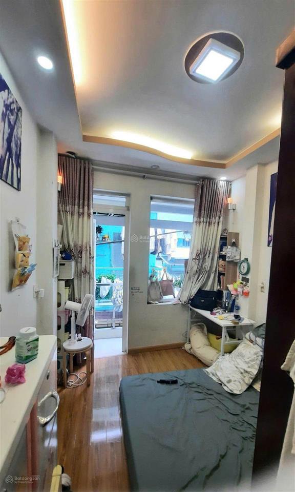 Gi,á h,iếm 5.x tỉ  dtsd 72m2  trung tâm q10  vườn lài  3 tầng  sân thượng