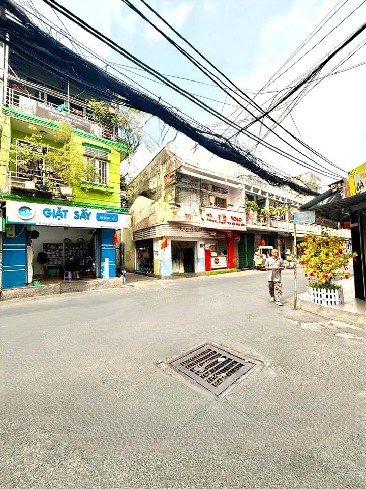 Hẻm xe hơi tránh lý thường kiệt, 3 tầng bê tông cốt thép, sát quận 10, kinh doanh tốt. nhỉnh 6 tỷ