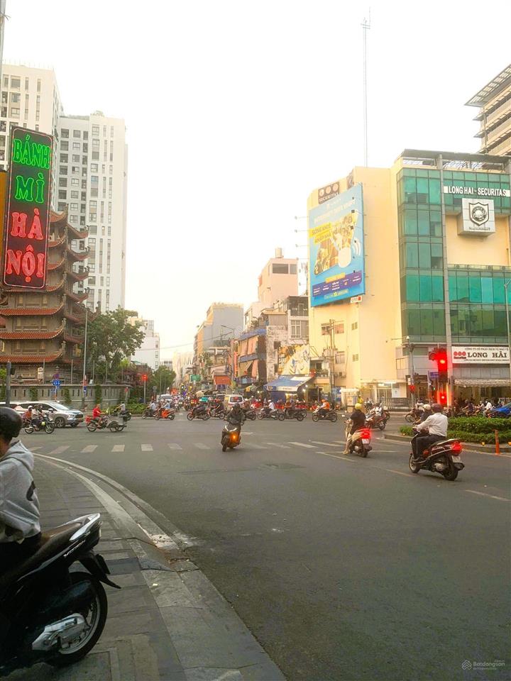 Khu tam giác vàng trung tâm phú nhuận, lô góc 2 mặt hẻm, 3 tầng 3pn, cách mặt tiền 15m, giá 5,45 tỷ