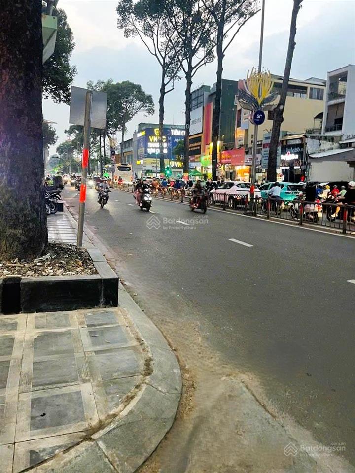 Bán nhà ba tháng hai quận 10, cạnh hà đô, xe hơi đỗ cửa, 1 trệt 3 lầu, 90m2 sử dụng, giá tốt hiếm
