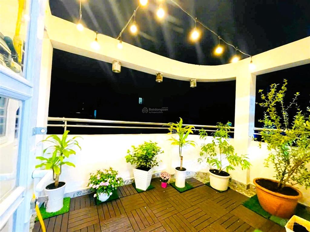 Nhà quận 10 hẻm xe hơi, ngang 5,2m 5 tầng, chợ hoa hồ thị kỷ, dòng tiền 20tr/tháng giá tốt cực hiếm