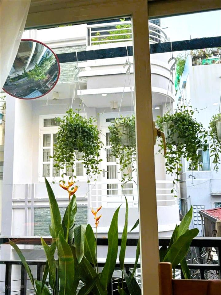 Nhà quận 10 hẻm xe hơi, ngang 5,2m 5 tầng, chợ hoa hồ thị kỷ, dòng tiền 20tr/tháng giá tốt cực hiếm