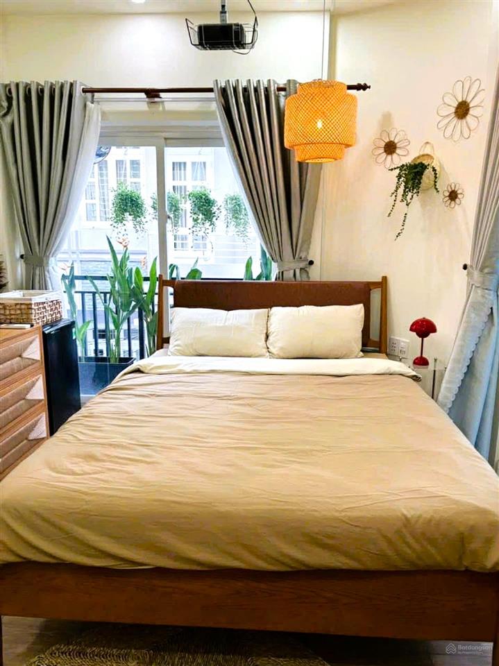 Nhà quận 10 hẻm xe hơi, ngang 5,2m 5 tầng, chợ hoa hồ thị kỷ, dòng tiền 20tr/tháng giá tốt cực hiếm