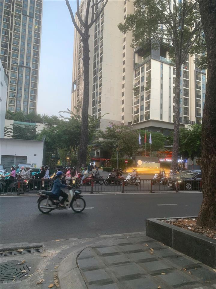Nhà quận 10 sát 3 tháng 2 xe hơi đỗ cửa cách mặt tiền 1 căn 2 phòng ngủ, pháp lý chuẩn giá tốt hiếm