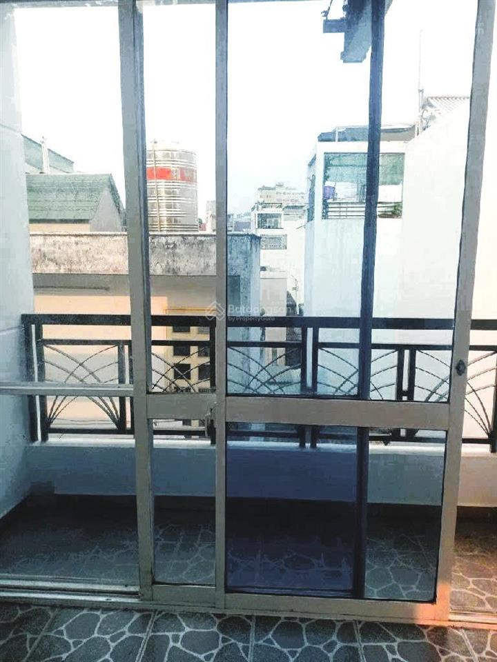 Nhà 4 tầng 4pn sân thượng thoáng bê tông cốt thép quận 10 sát điện biên phủ. chỉ 5.x tỷ