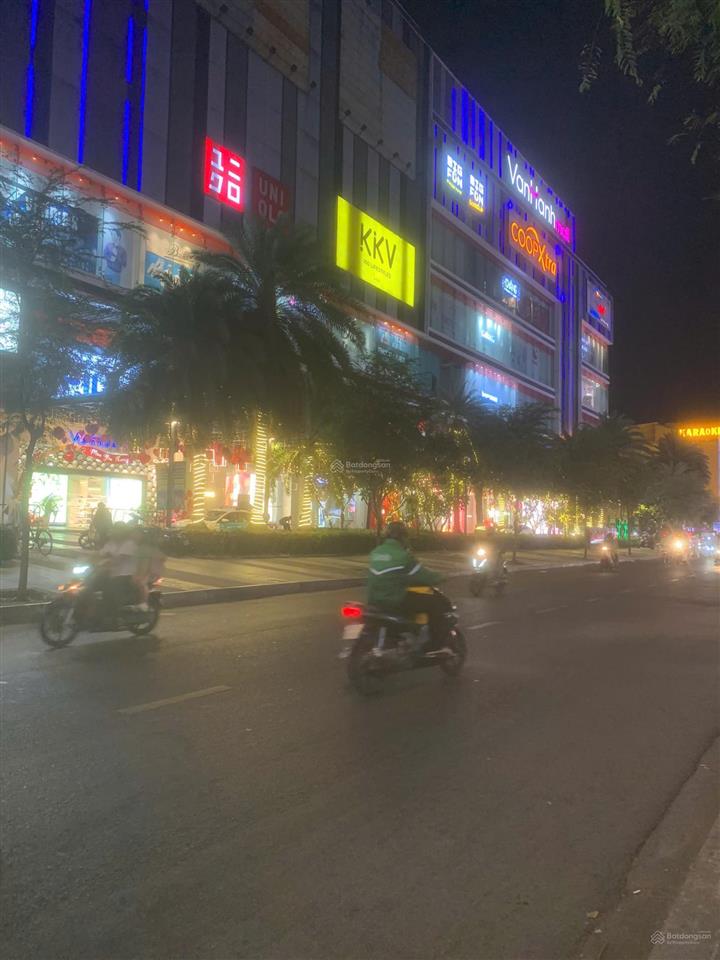 Nhà 4 tầng 4pn sân thượng thoáng bê tông cốt thép quận 10 sát điện biên phủ. chỉ 5.x tỷ