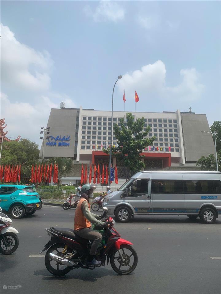 Nhà trung tâm quận 10 gần vĩnh viễn 4 tầng 3pn sân thượng hẻm thông. chỉ 4x tỷ