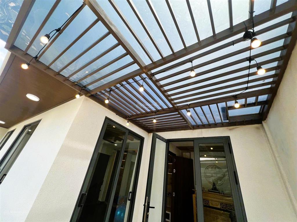 Nhà quận 10 phong cách nhật ngang 9,5m sân rộng nhiều phòng chức năng cao cấp xem ngay