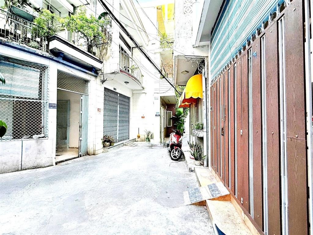 Nhà lê văn sỹ. 34m2 3 tầng btct 4pn cực thoáng gần sân bay chỉ 6,25 tỷ hiếm
