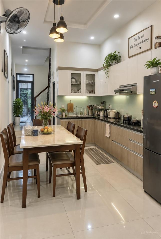Bán nhà vòng xoay lý thái tổ q10, hẻm xe hơi 64m2 x3t. chỉ 10,x tỉ