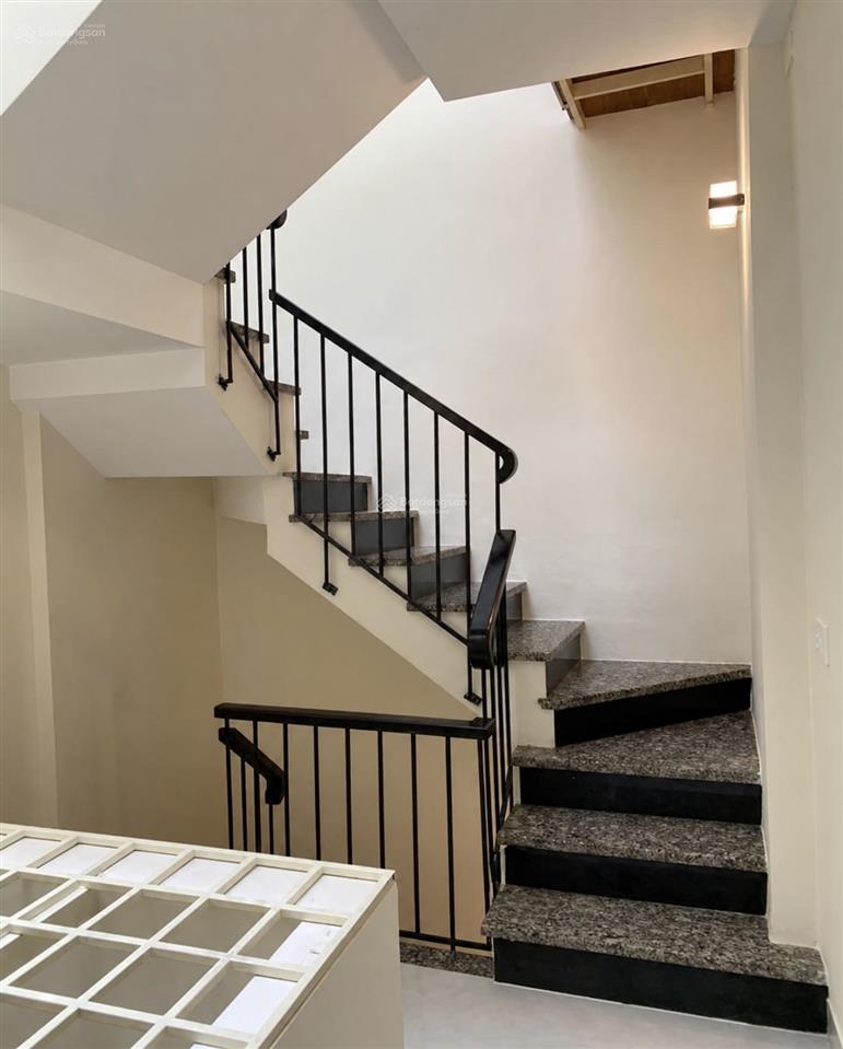 Nhà 130m2 sd 4 tầng btct q10 hẻm xe hơi mới đẹp. giá chỉ 8t99