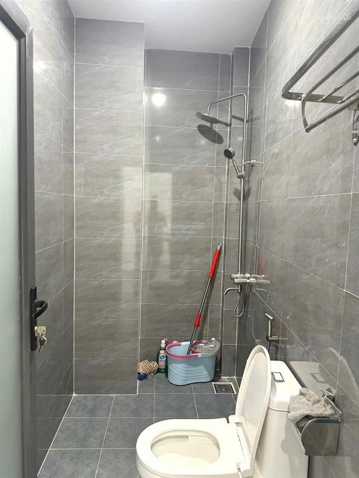 Nhà mới, nội thất đầy đủ, sang trọng, trẻ trung