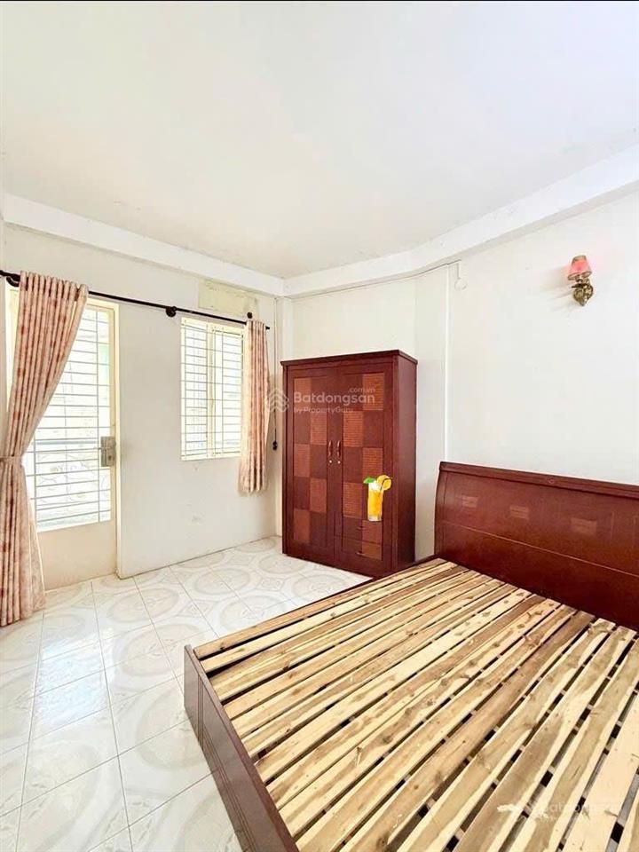 Hxh phan đình phùng  cầu kiệu phú nhuận  cách mt 20m  4 tầng btct  tiện spa mới  chỉ 7. x tỷ.