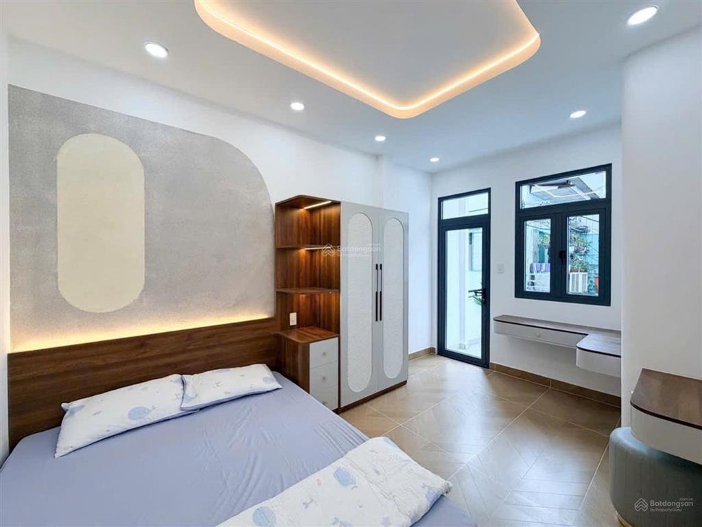 Gấ.p  bán nhà xe hơi đậu cửa  ngay nguyễn hữu cảnh  sát metro văn thánh  7.35 tỷ tl