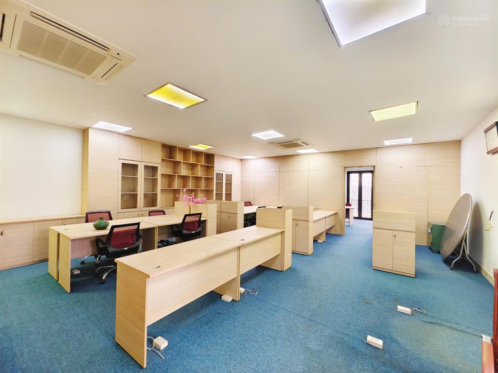 Cho thuê sàn văn phòng xã đàn 155m2 30tr full nội thất đẹp keng