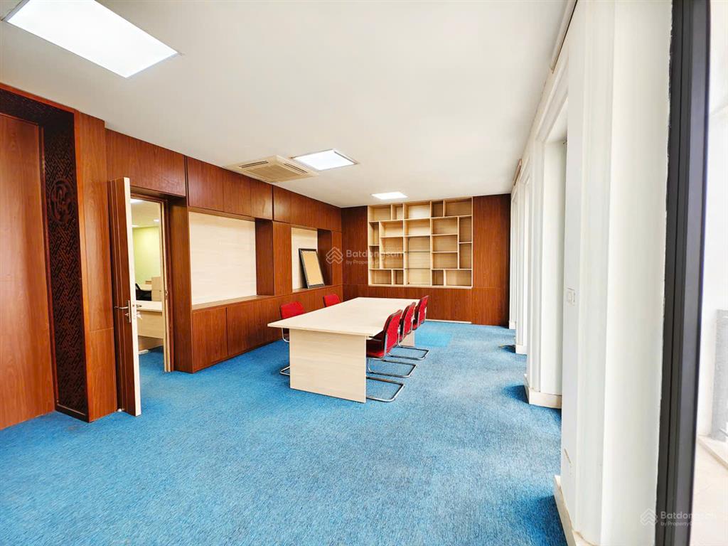 Cho thuê sàn văn phòng xã đàn 155m2 30tr full nội thất đẹp keng