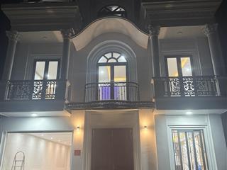 Bán biệt thự 3.5 tầng mặt tiền 10m