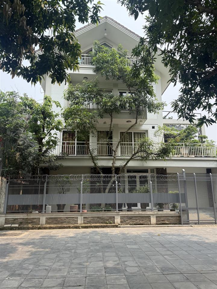 Bán biệt thự vườn đào tây hồ  231m2 x 4t 1 hầm  4 thoáng  sát lotte  giá tốt nhất khu 123 tỷ tl