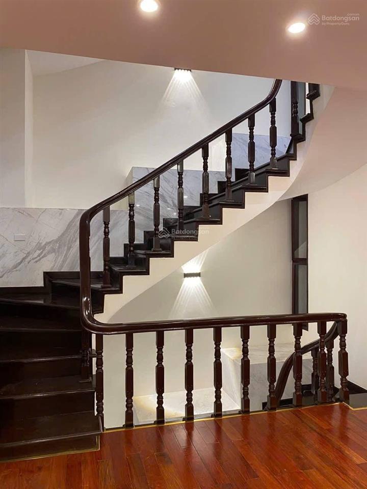 Bán biệt thự vườn đào tây hồ  231m2 x 4t 1 hầm  4 thoáng  sát lotte  giá tốt nhất khu 123 tỷ tl