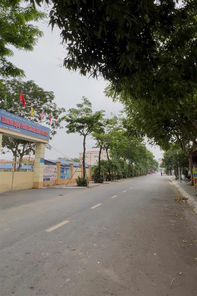 Lô góc 2 mặt tiền  trung tâm hành chính mới tiên lữ