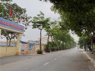 Cần bán lô đất cạnh ubnd xã tiên lữ  đối diện trường ngô quyền, kinh doanh sầm uất