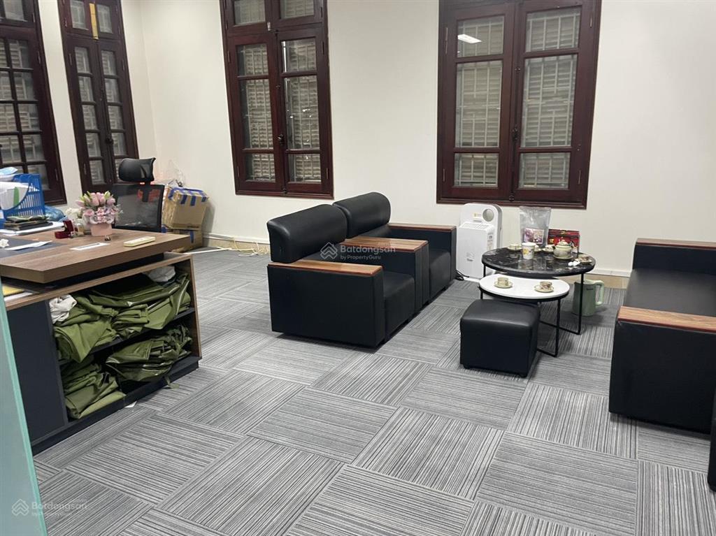 Cho thuê văn phòng 65m2 ngõ 34 hoàng cầu, giá 9 triệu bao gồm phí dv có đh view đẹp 0903 215 ***
