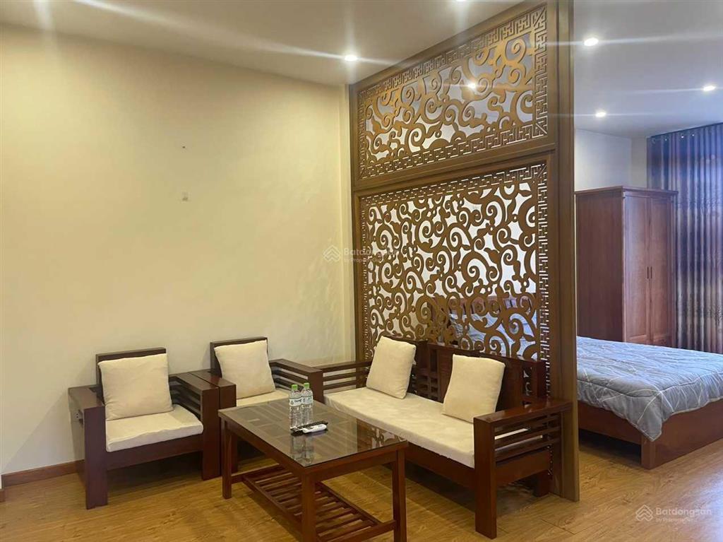 Chính chủ cho thuê chdv ngõ 210 đội cấn 35m2 full nội thất có tầng hầm để xe 5 triệu