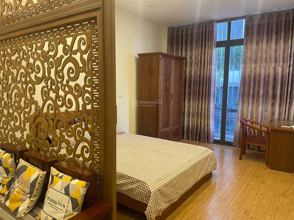 Chính chủ cho thuê chdv ngõ 210 đội cấn 35m2 full nội thất có tầng hầm để xe 5 triệu