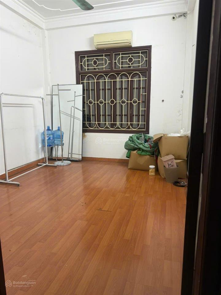 Chính chủ cho thuê văn phòng 15m2 giá 3 triệu số 93a đội cấn sẵn điều hòa, sàn gỗ