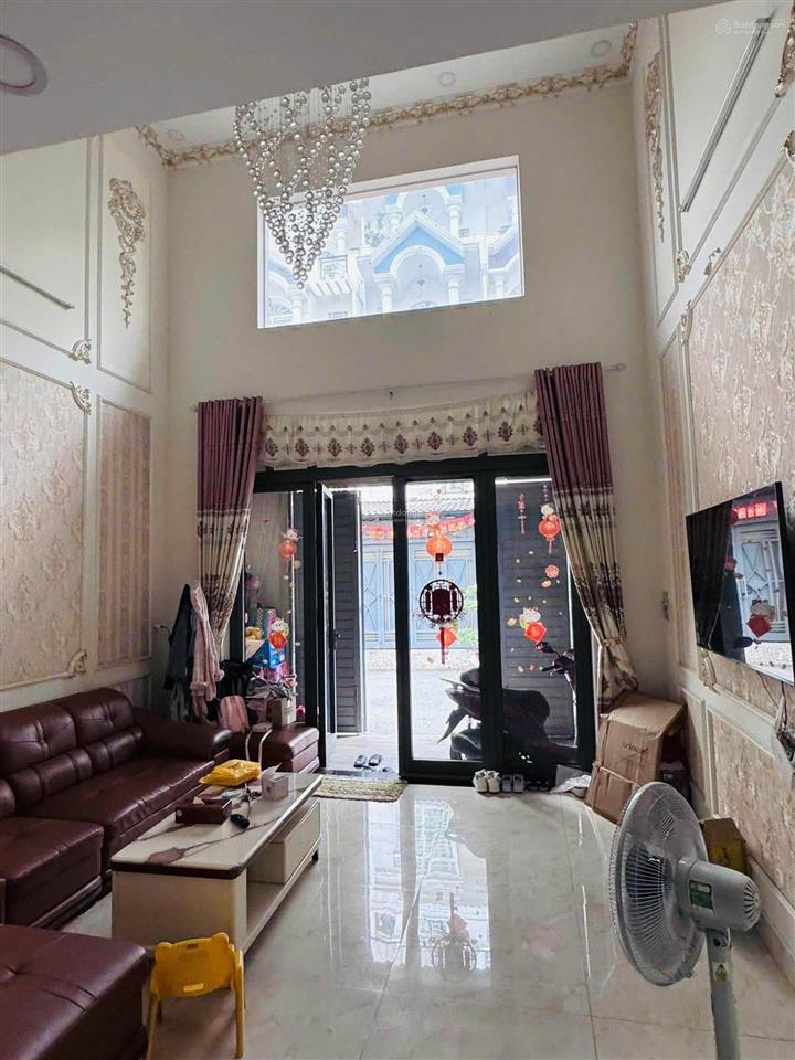 Bán nhà 1 trệt 2 lầu 1 s. thượng | ngay chợ hiệp bình | 60.6m2 (4.4x15m) | giá 8.8 tỷ tl