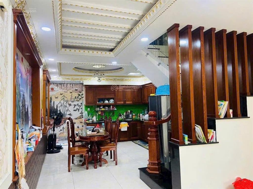 Bán nhà 1 trệt 2 lầu 1 s. thượng | ngay chợ hiệp bình | 60.6m2 (4.4x15m) | giá 8.8 tỷ tl