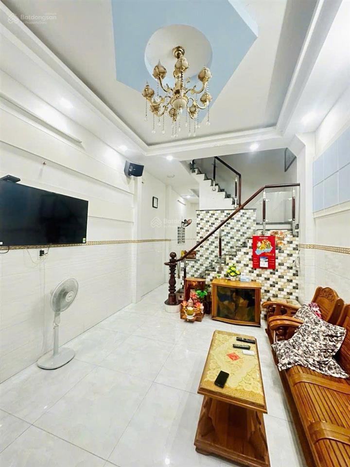 Bán nhà 3 tầng 4pn, 4wc ngay chợ hiệp bình hẻm 5m giá 6,45tỷ tl