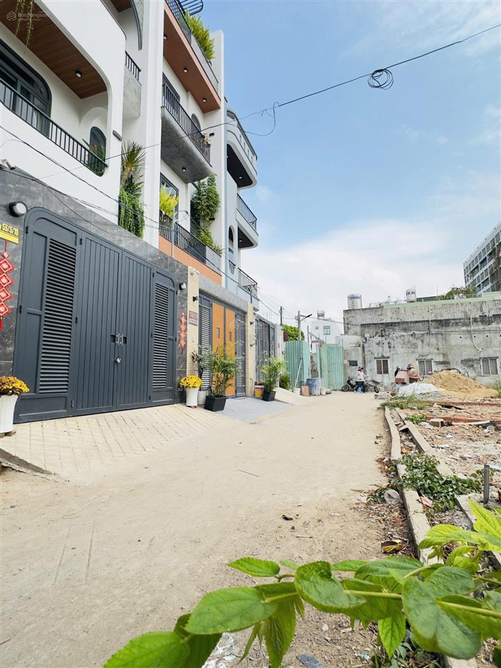Quá rẻ  bán đất  dt 56,9m2  giá tốt 4,79 tỷ  hẻm xe hơi  đs24 cạnh vđ2