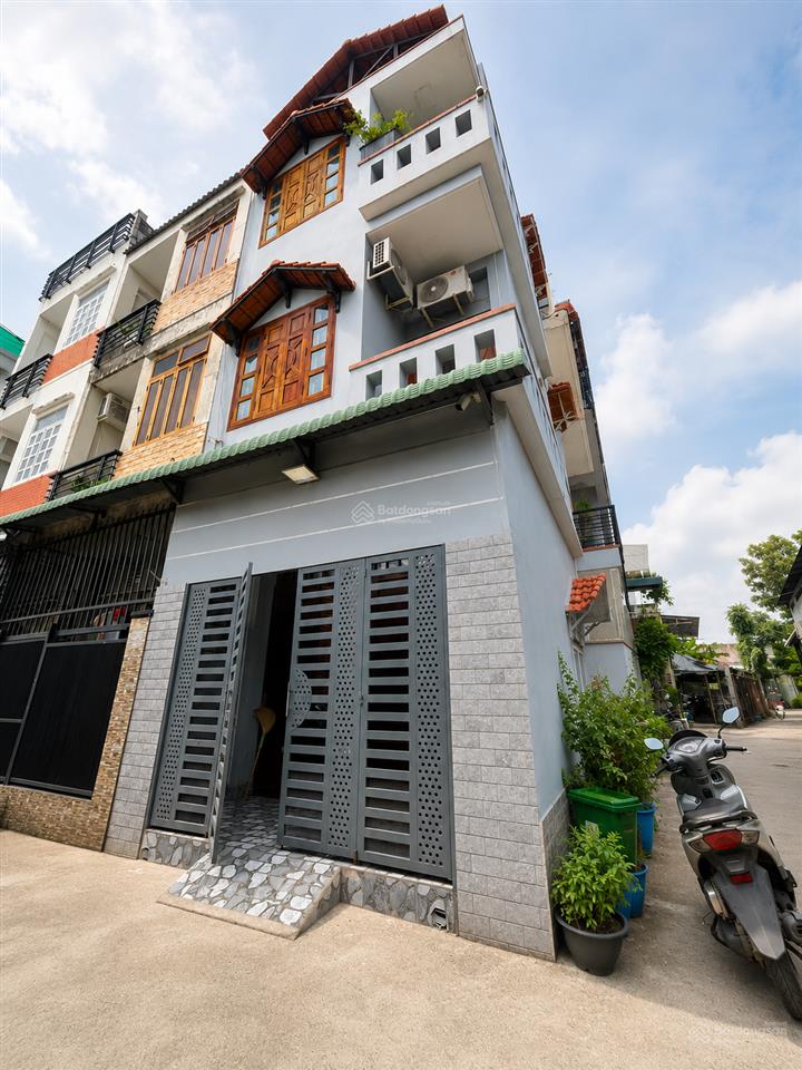 Bán nhà 3 tầng 62m2  góc 2 mặt  hẻm xe hơi  giá 5,79 tỷ  đường số 4, phường trường thọ